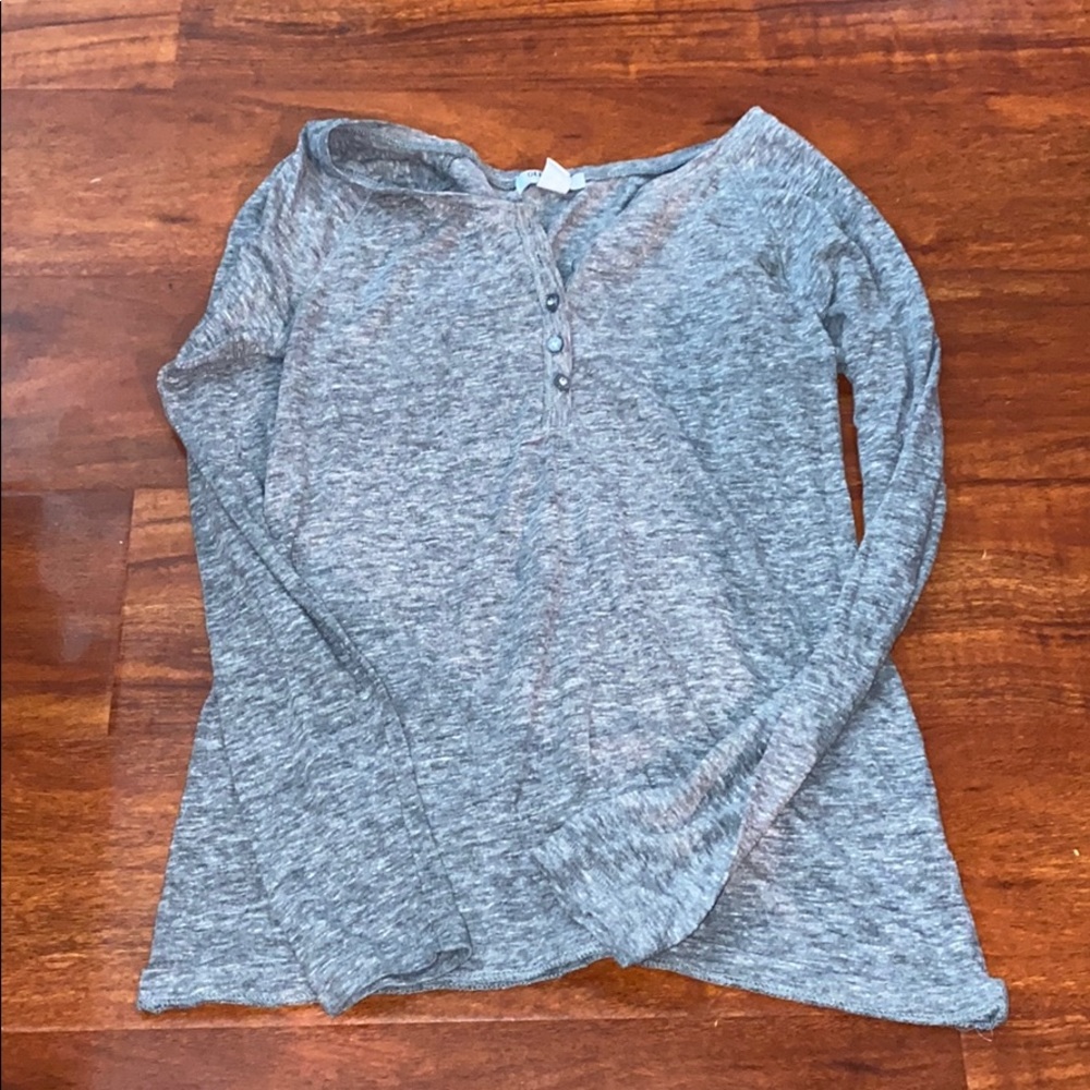 Long sleeved Old Navy tee